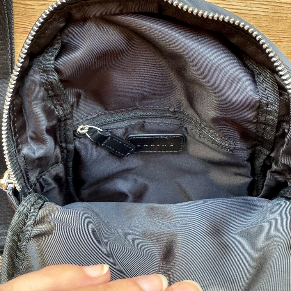 Bagnet City Sling Black Bag - Picture 8 of 13